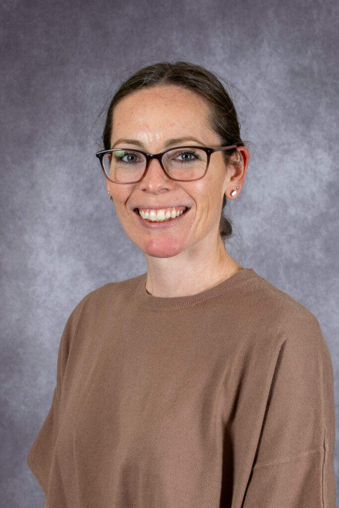 Mrs. Kanzenbach 25-26